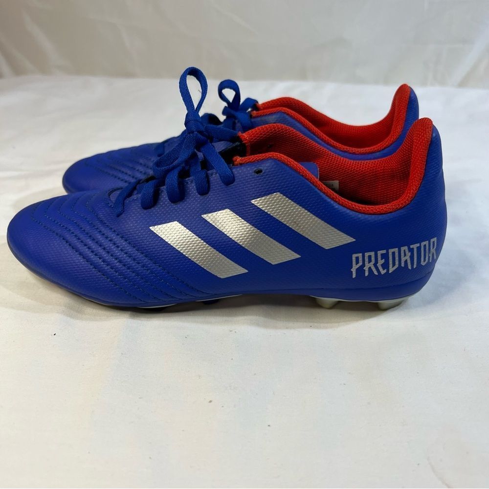 Adidas Predator  Blue/Red soccer cleats Size 5 Child. PBB698007. 11/18